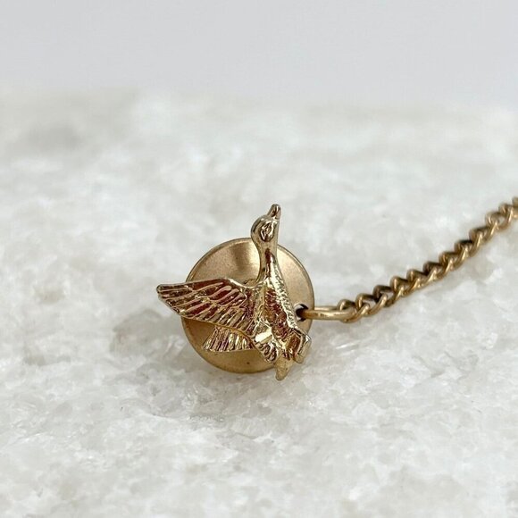 Vintage Other - Vintage Bird Themed Men's Gold Tone Tie Tack / Pin / clip with Chain